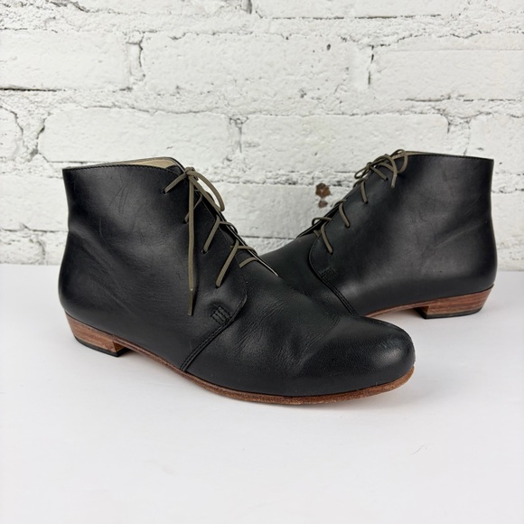 Nisolo Shoes - Nisolo Isla Black Leather Chukka Ankle Bootie Laced Boot 9